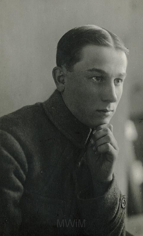 KKE 3706-8.jpg - Fot. Józef Katkowski - brat Maria Małyszko (z domu Katkowska), Romny, 28 IX 1921 r.